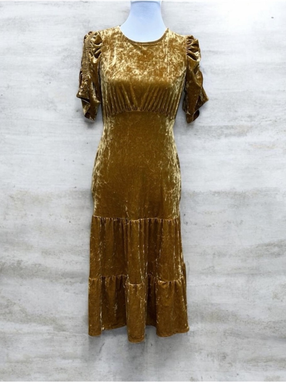 Who What Wear Velvet Tiered Midi Dress in Mustard Gold